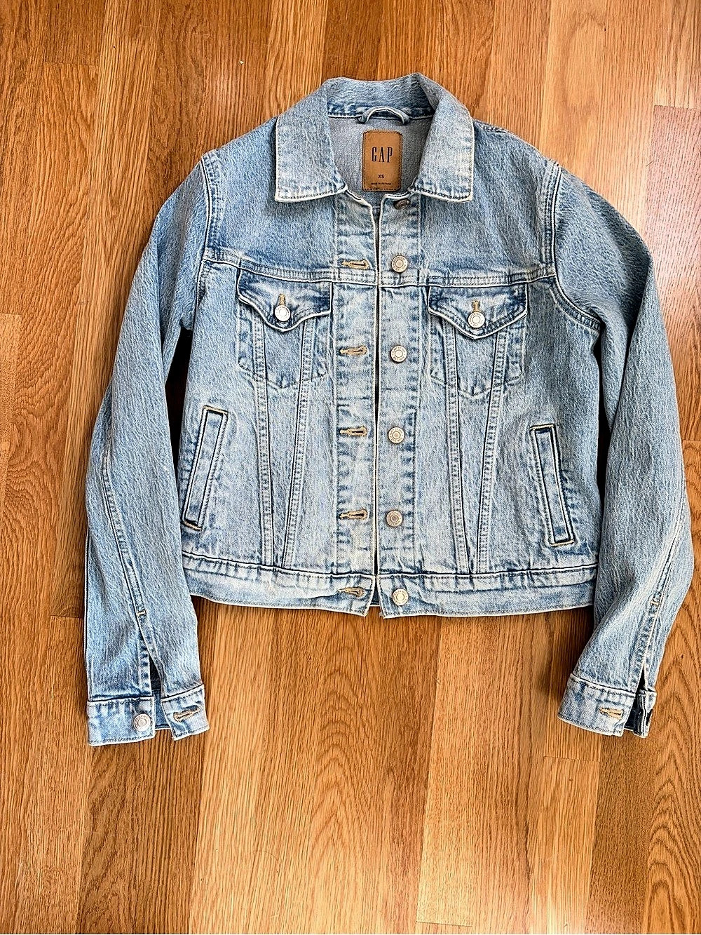 Gap Icon Denim Jacket XS - NWOT!!